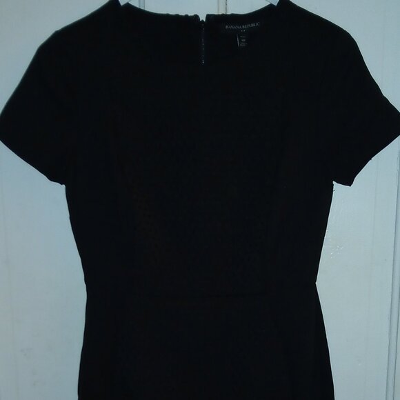 Bananna Republic Dresses & Skirts - Banana Republic NWT "Little Black Dress"